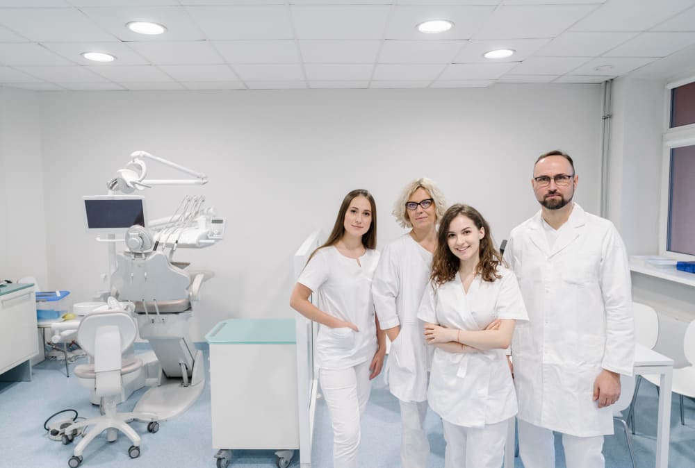 Especialistas de clínica dental