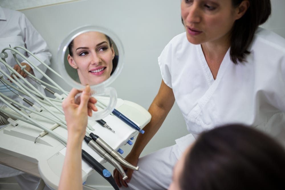 Todo sobre los brackets estéticos: tipos y beneficios